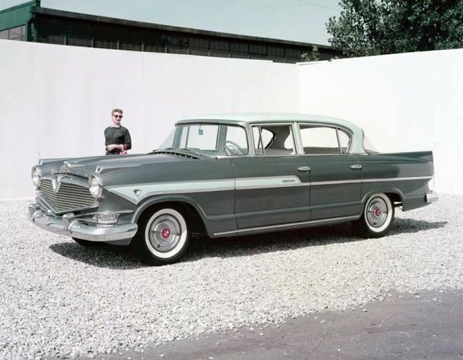  Hudson Hornet Custom Sedan (35785-2) 1957 года  (фото 2 из 4)